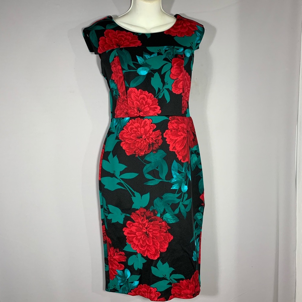 Dark floral print sleeveless dress